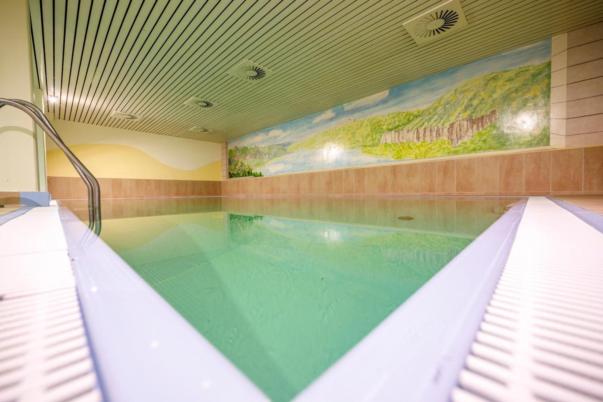 Hotel Sportwelt Радеберг Экстерьер фото