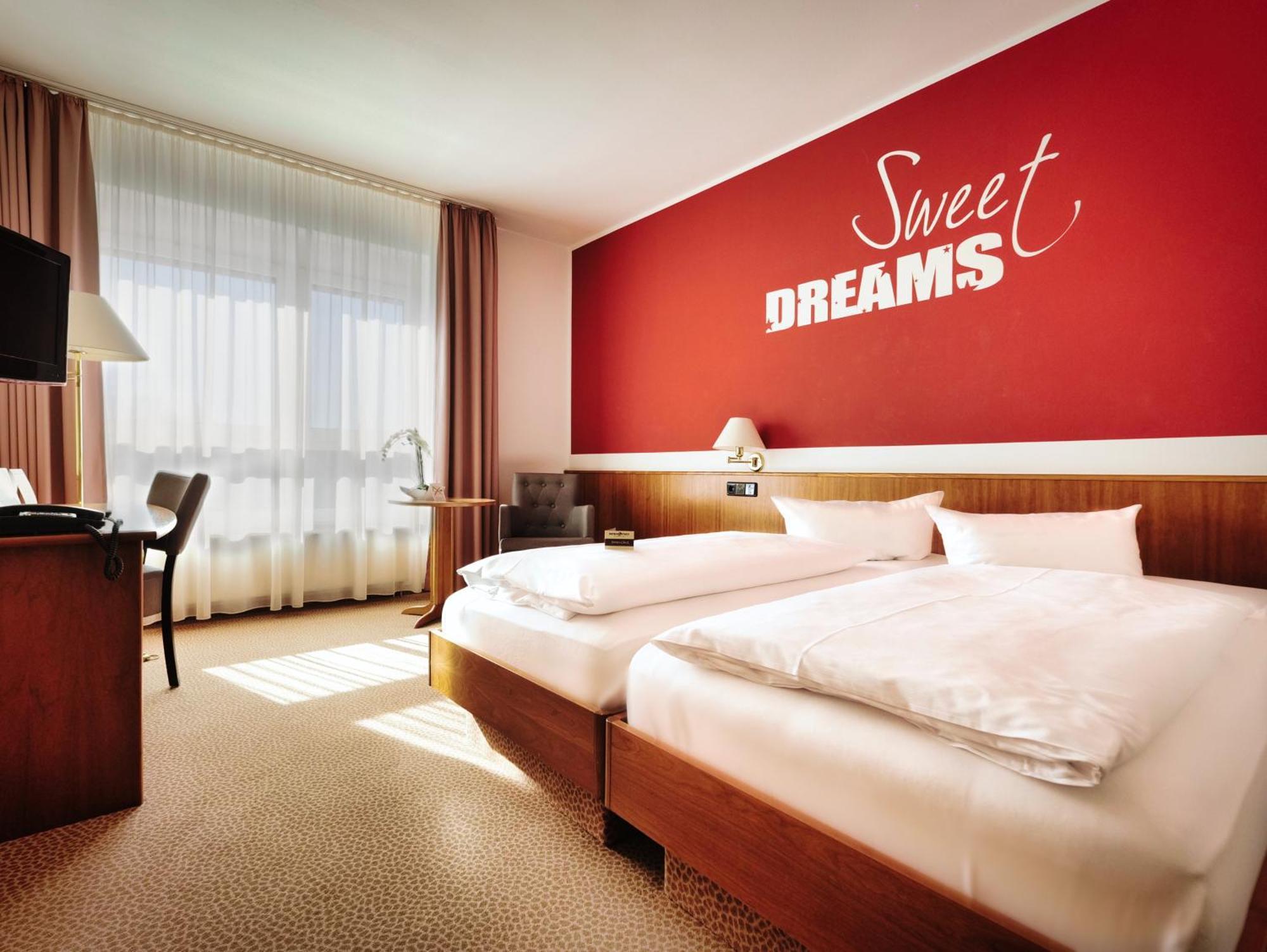 Hotel Sportwelt Радеберг Экстерьер фото