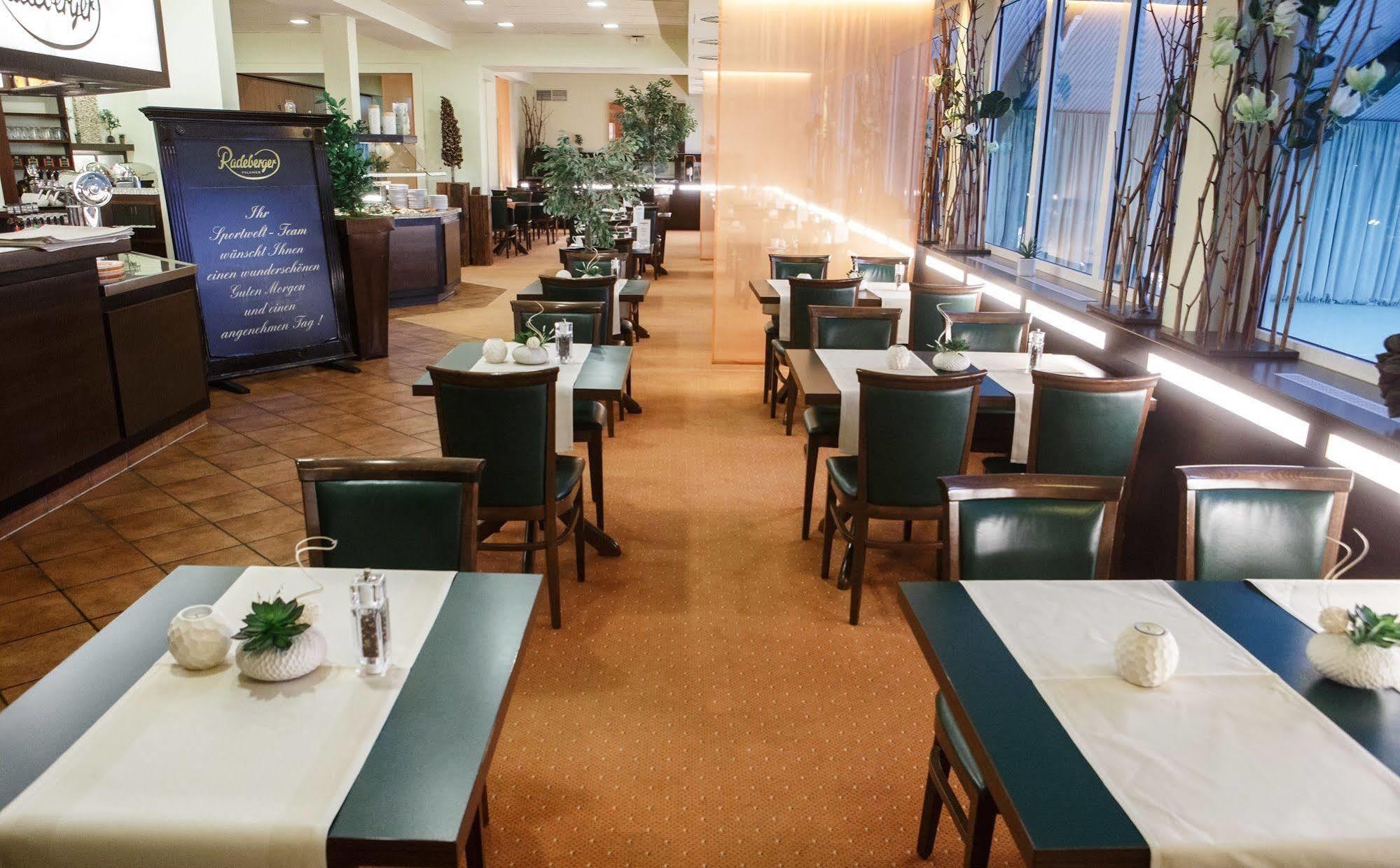 Hotel Sportwelt Радеберг Экстерьер фото