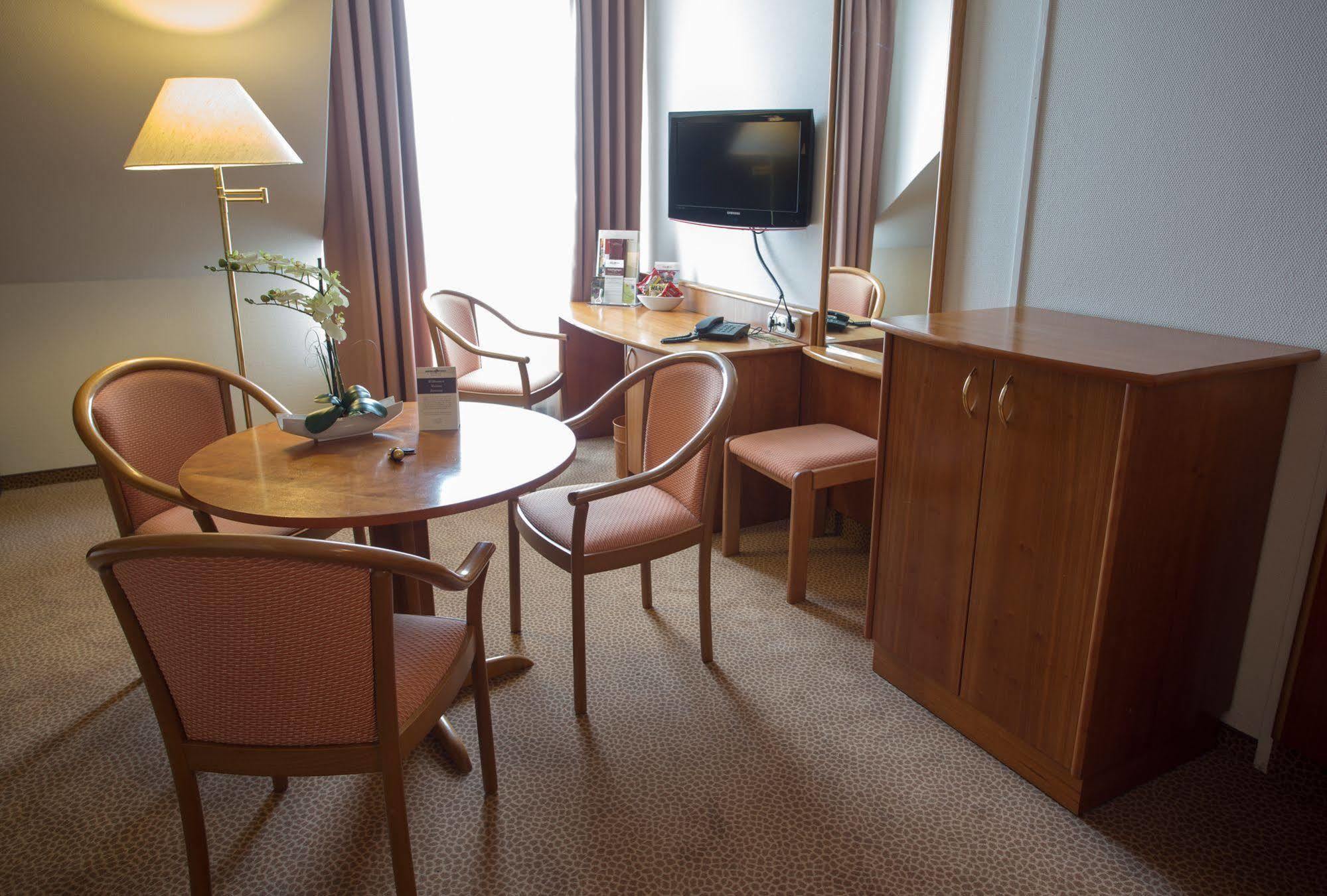 Hotel Sportwelt Радеберг Экстерьер фото
