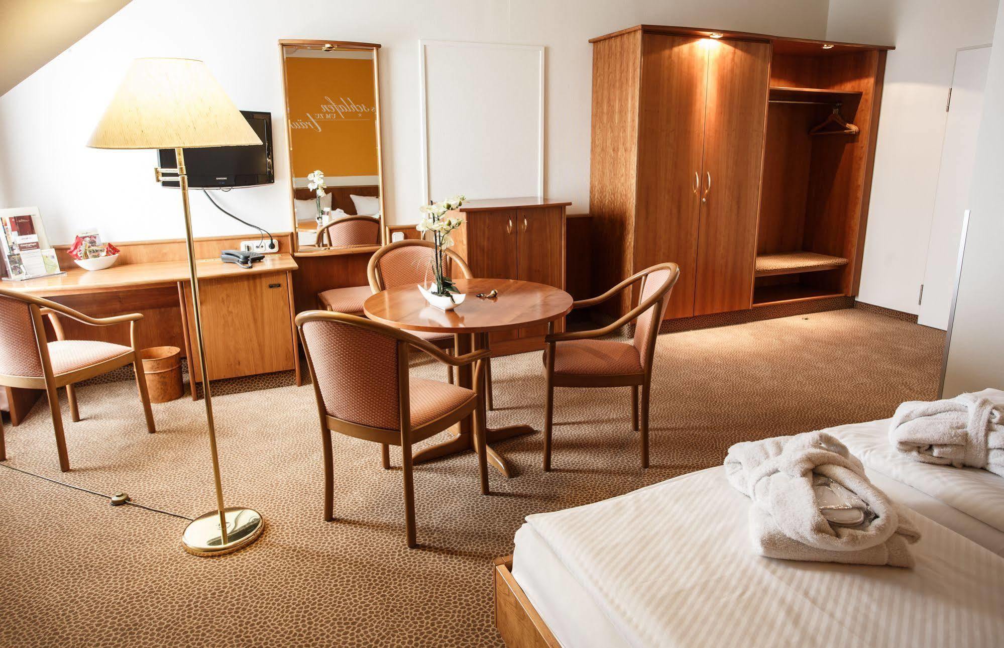 Hotel Sportwelt Радеберг Экстерьер фото